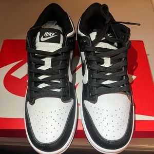 Nike dunks low panda